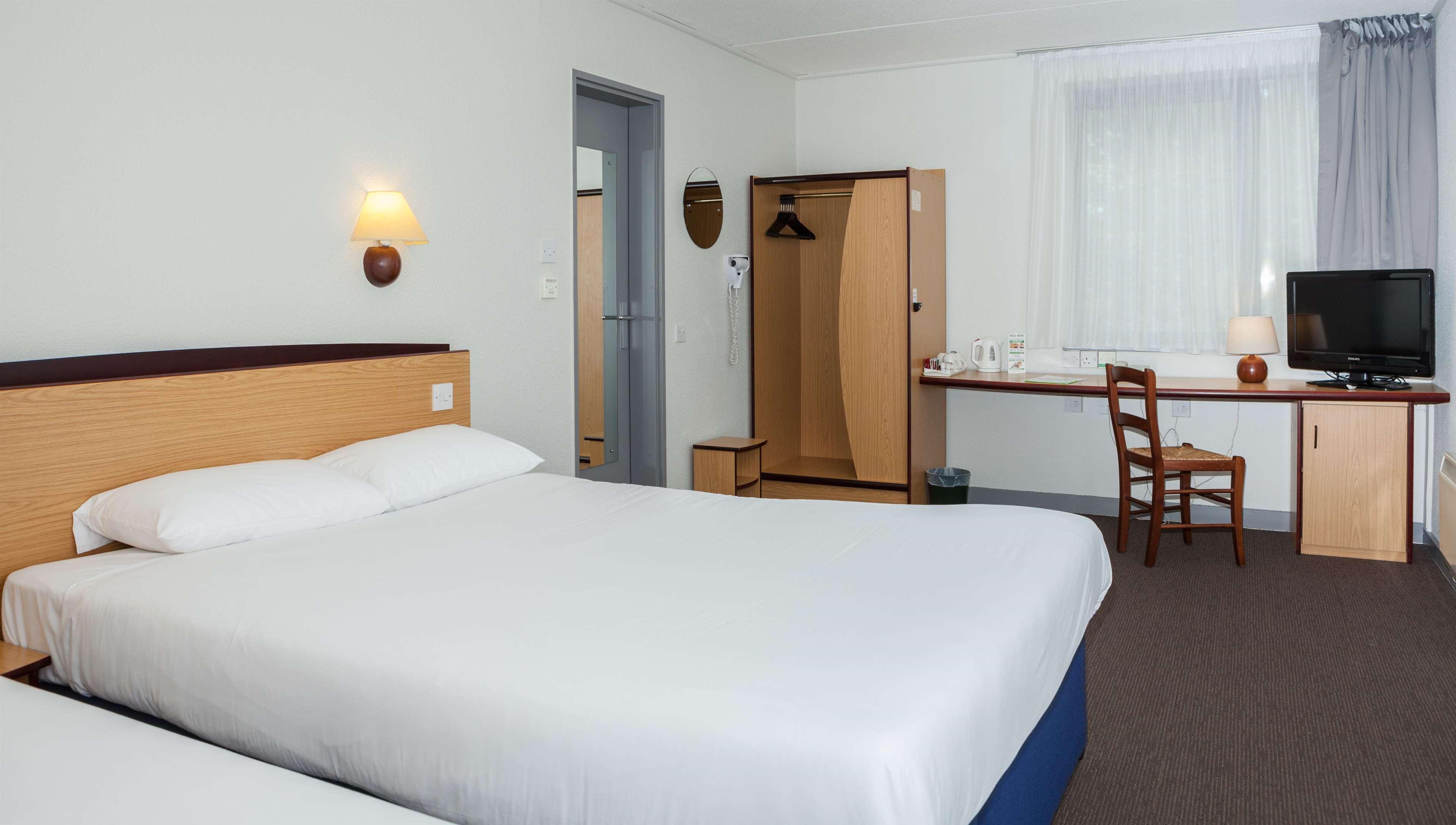 Campanile Hotel Дартфорд Екстер'єр фото
