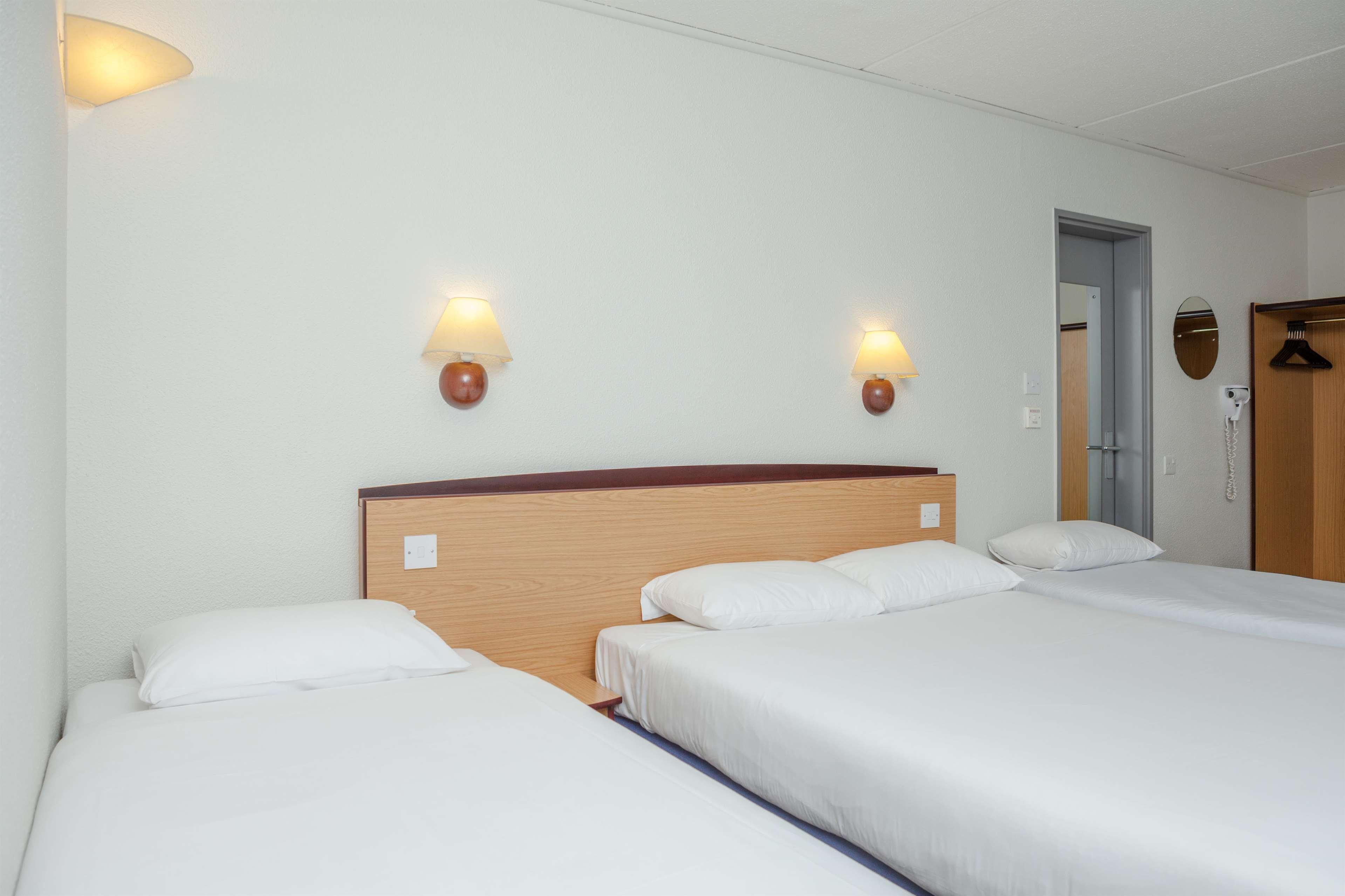Campanile Hotel Дартфорд Екстер'єр фото