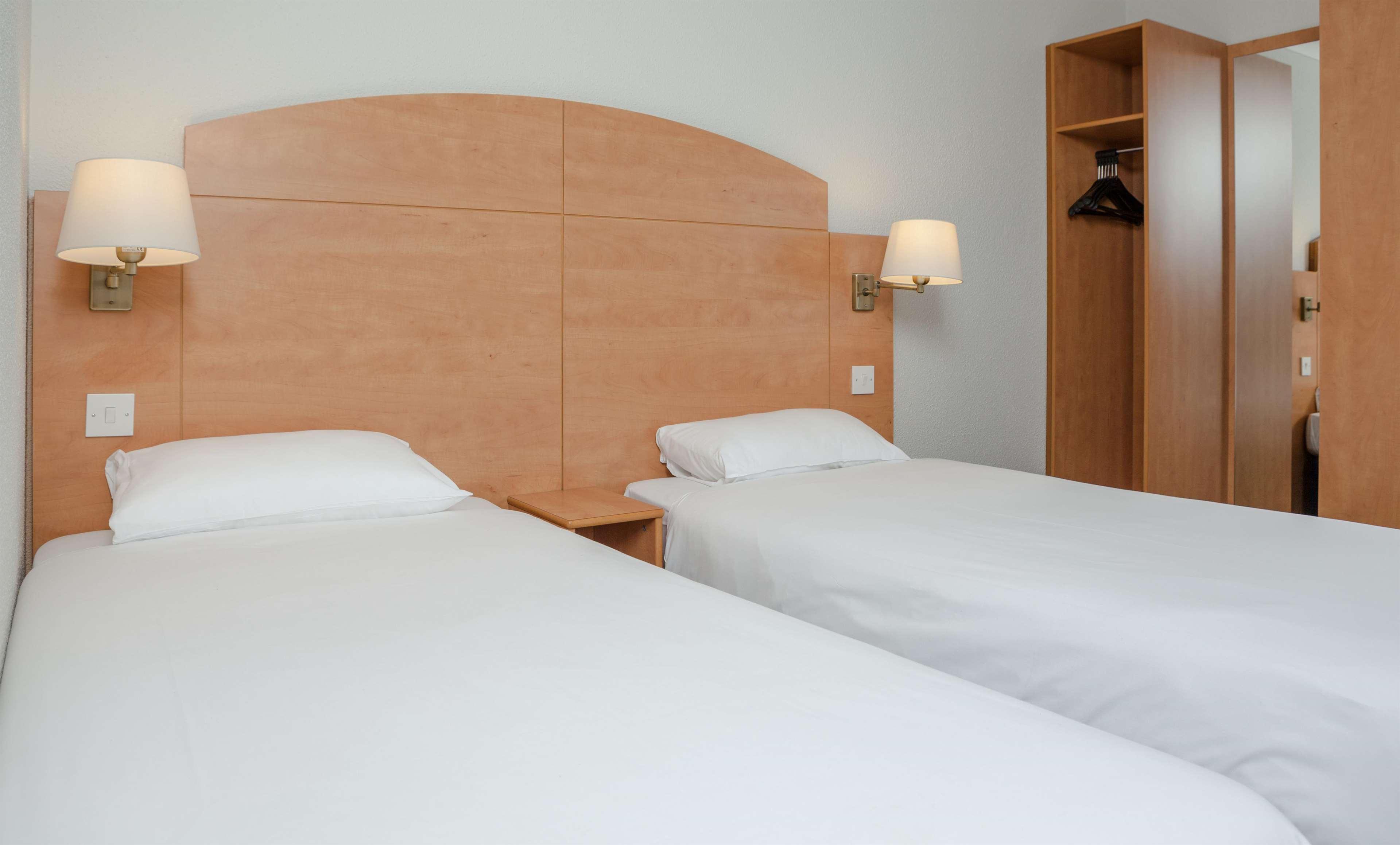Campanile Hotel Дартфорд Екстер'єр фото