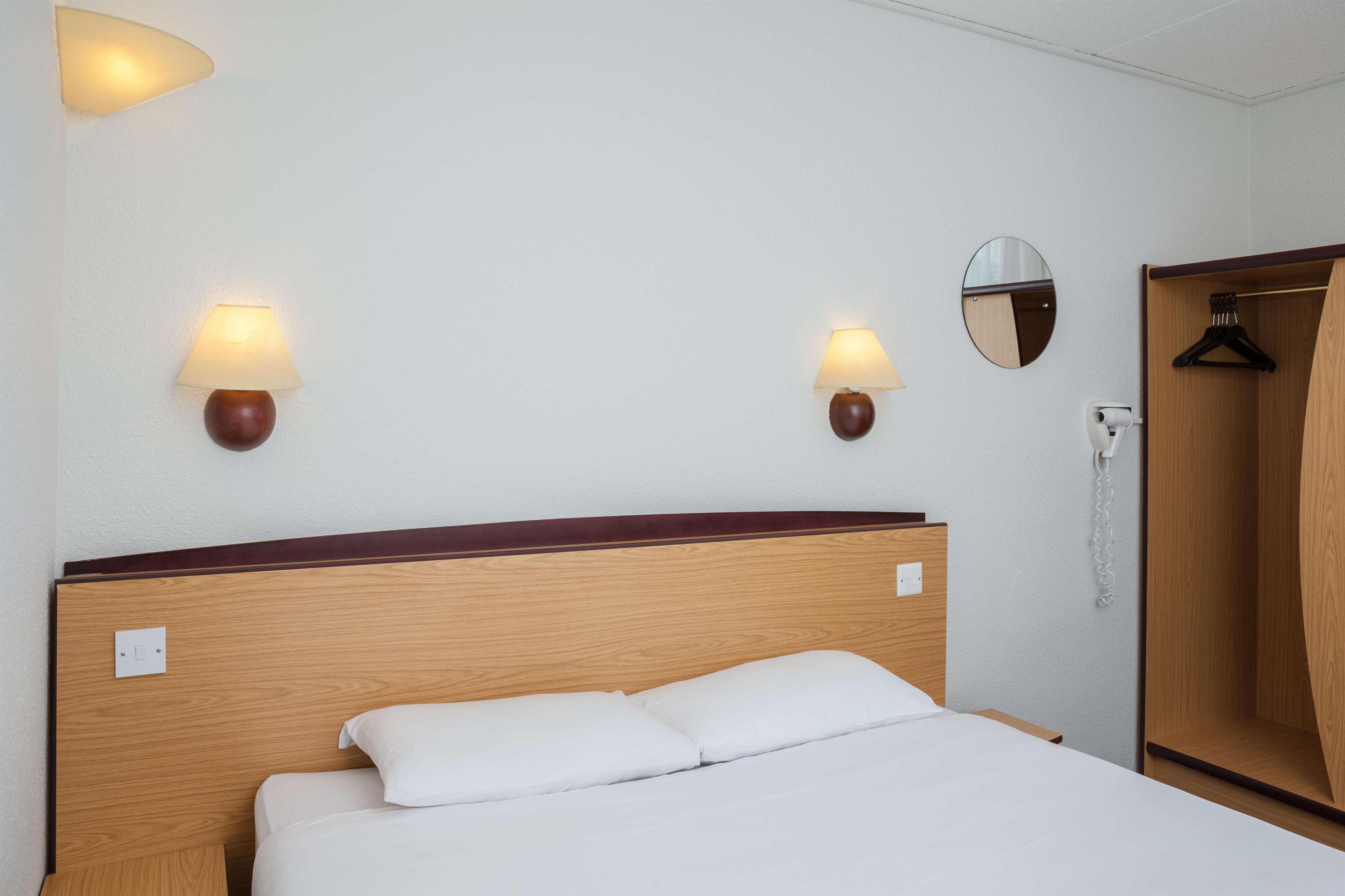 Campanile Hotel Дартфорд Екстер'єр фото