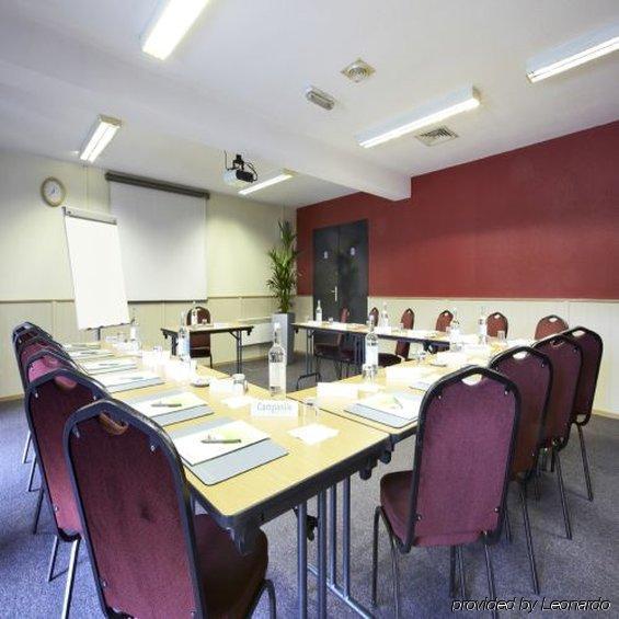 Campanile Hotel Дартфорд Бізнес фото